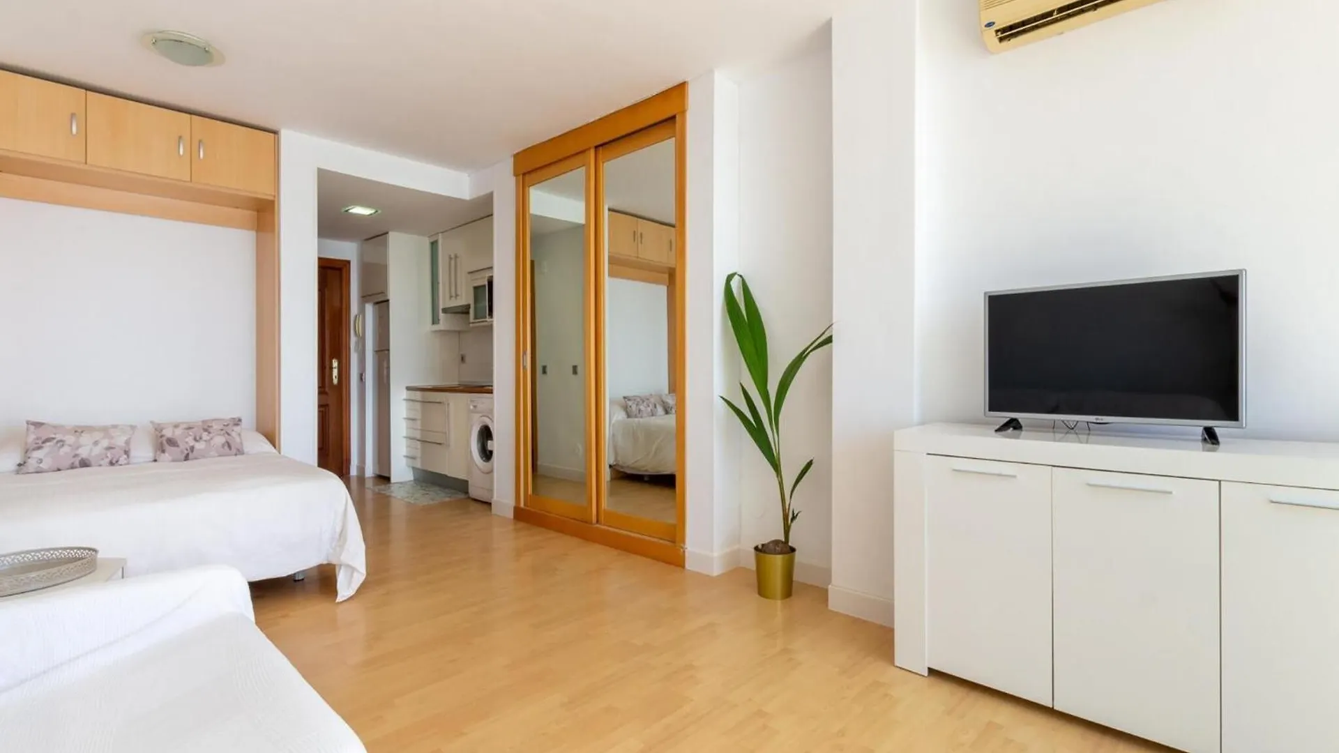 Beachfront Apartment For 3 Persons Torremolinos Španělsko