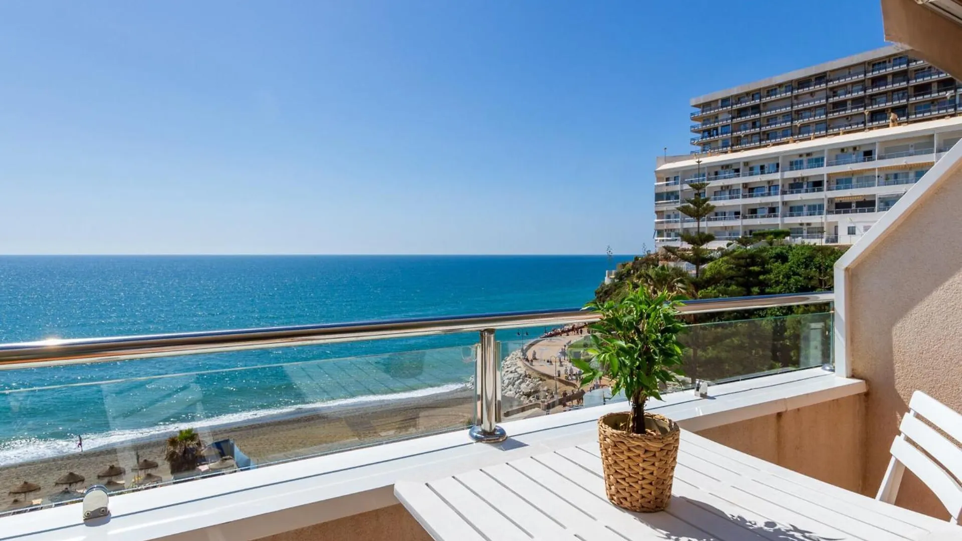 Beachfront Apartment For 3 Persons Torremolinos