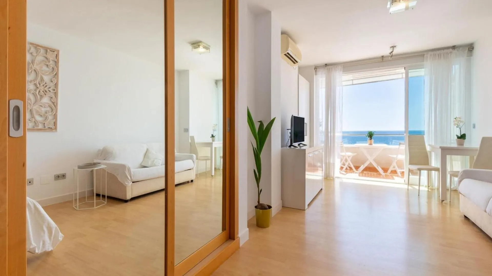 Beachfront Apartment For 3 Persons Torremolinos Španělsko