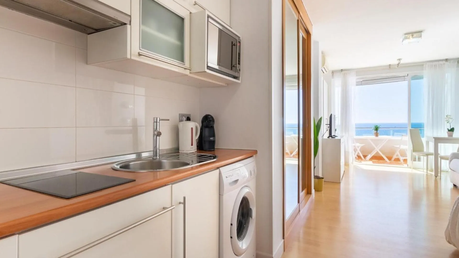 Beachfront Apartment For 3 Persons Torremolinos